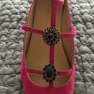 Pink shoes size 8